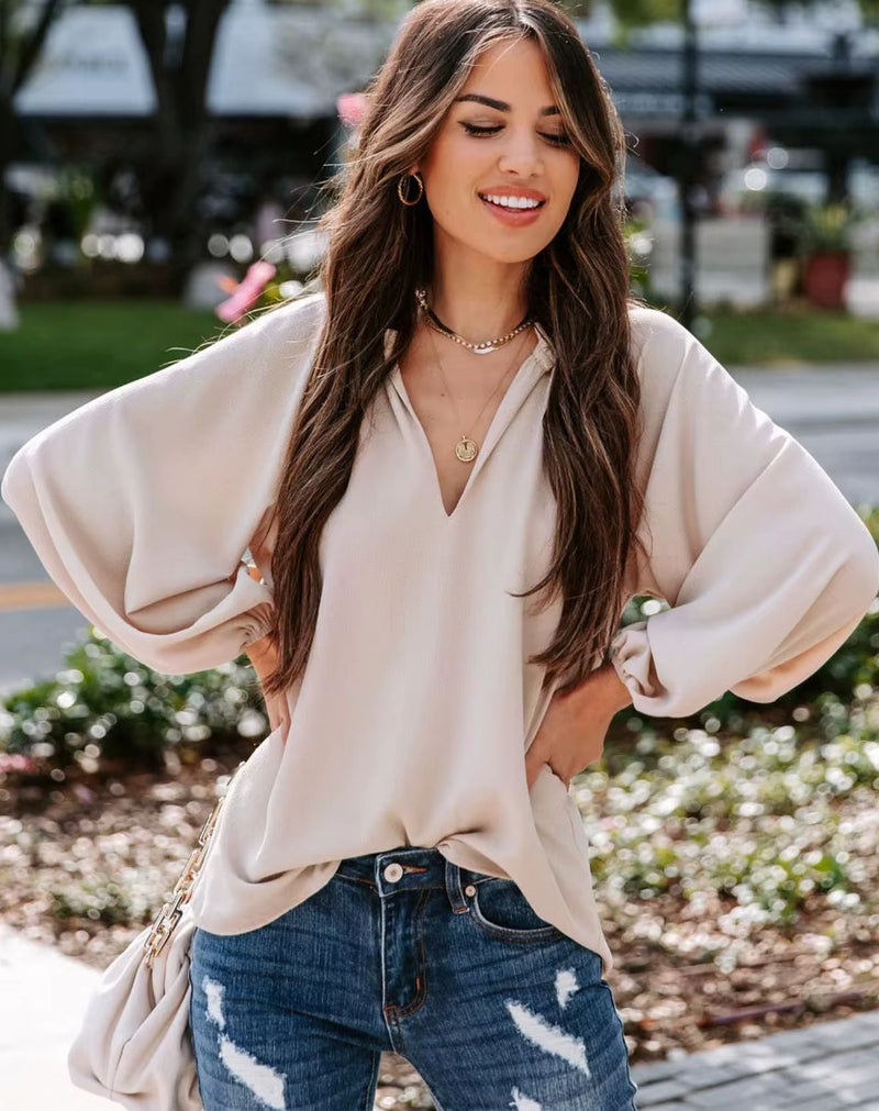 Blusa Déia com Decote V e Mangas Longas