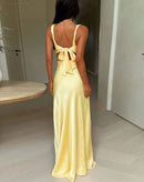 Vestido Longo Tina com Corte Fora na Cintura e Decote V