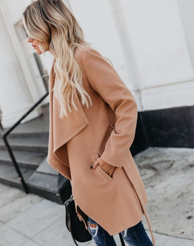 Casaco Trench Coat com Amarração
